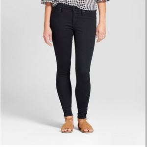 Universal Thread black Mid Rise Jegging